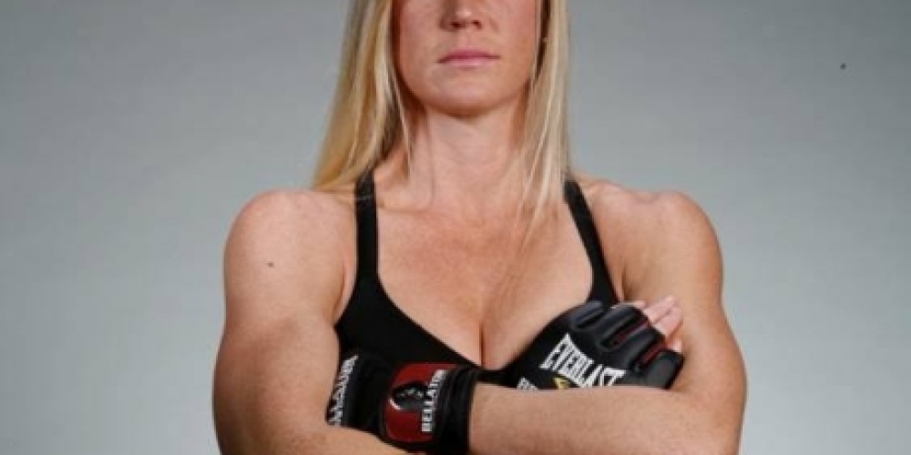 Holly Holm tekent contract bij de UFC 