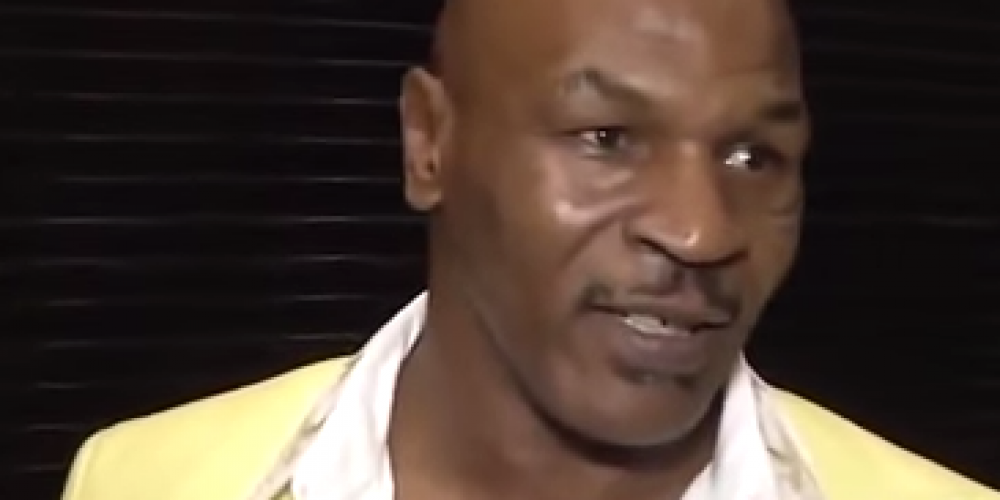 Mike Tyson: 'Op dit moment verslaat niemand Mayweather'