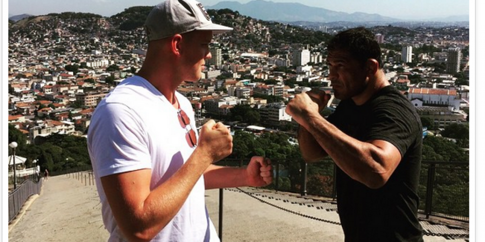 Staredown Stefan Struve en Nogueira in Brazilie!