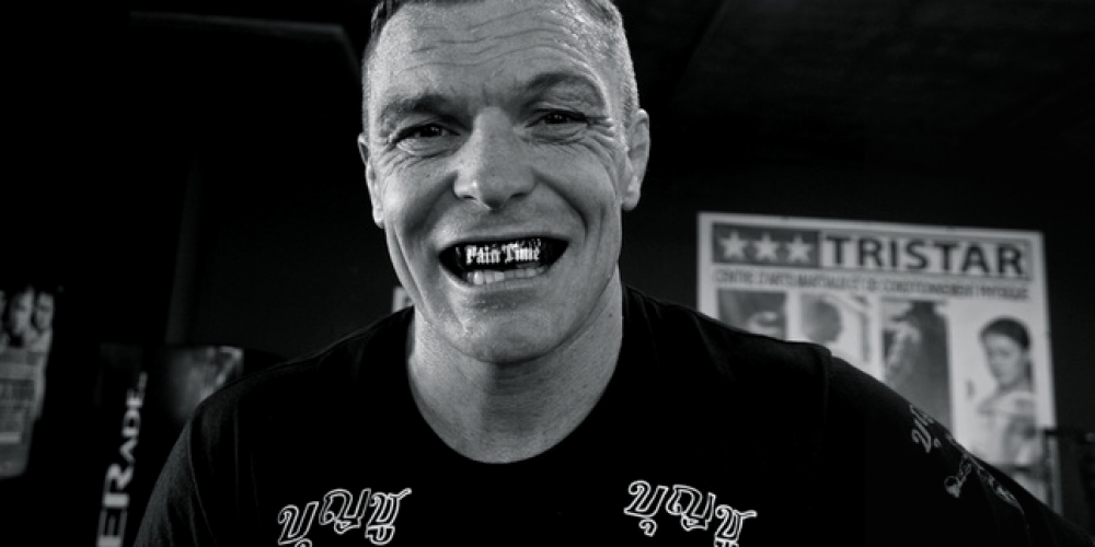 NSFW! Gruwelijke snee John Wayne Parr