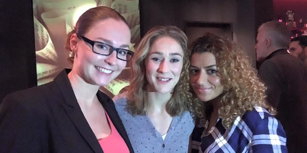 Marloes Coenen, Jorina Baars en Soumia Abalhaja bij Pauw