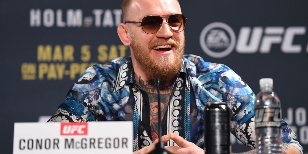 McGregor steelt weer de show op persconferentie