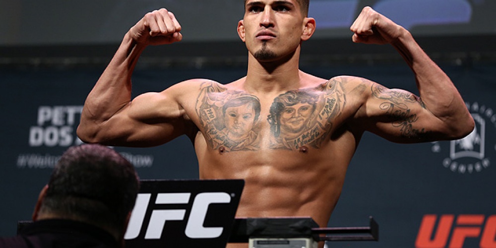 Voormalig UFC lichtgewicht kampioen Anthony Pettis wilt een klasse dalen tot vedergewicht