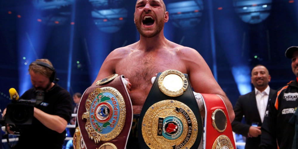 Tyson Fury staat wereldtitels af