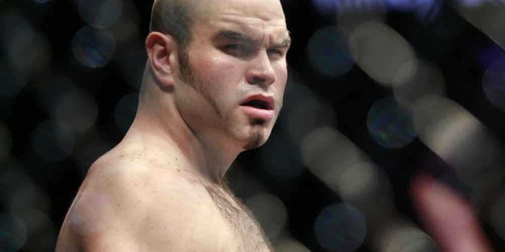 Tim Hague hersendood na KO