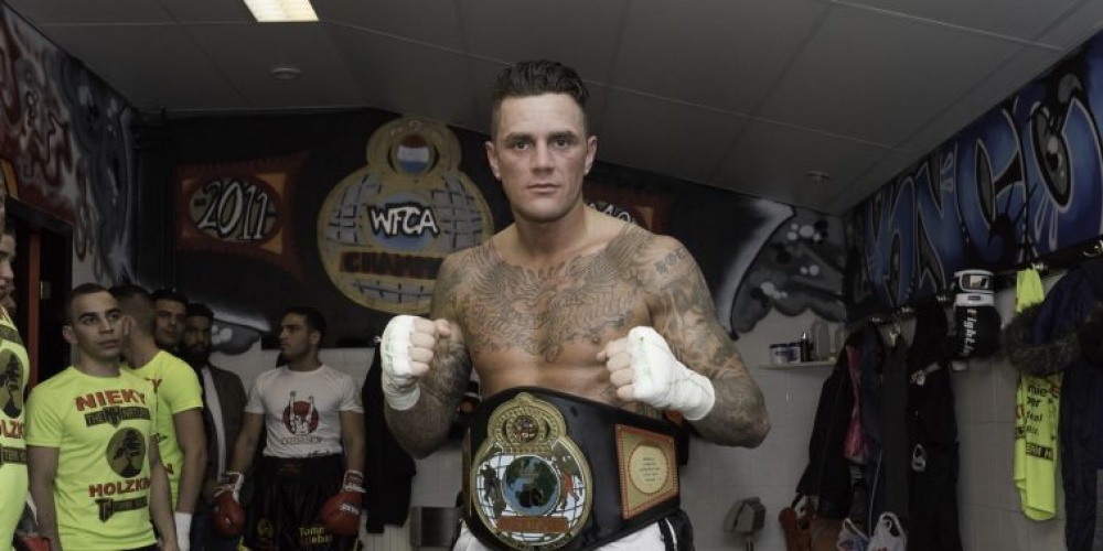 Geblesseerde Nieky Holzken mist kickboks-gala Glory in Amsterdam