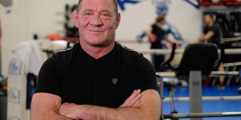 Bert Kops, worstellegende en trainer van MMA-kampioenen, krijgt docu-serie Team Kops